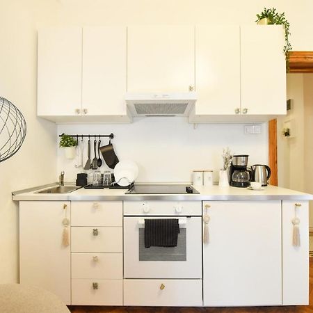 Vintage Elegance, Modern Comfort: 1Br Apartment Overlooking Calea Victoriei 부쿠레슈티 외부 사진