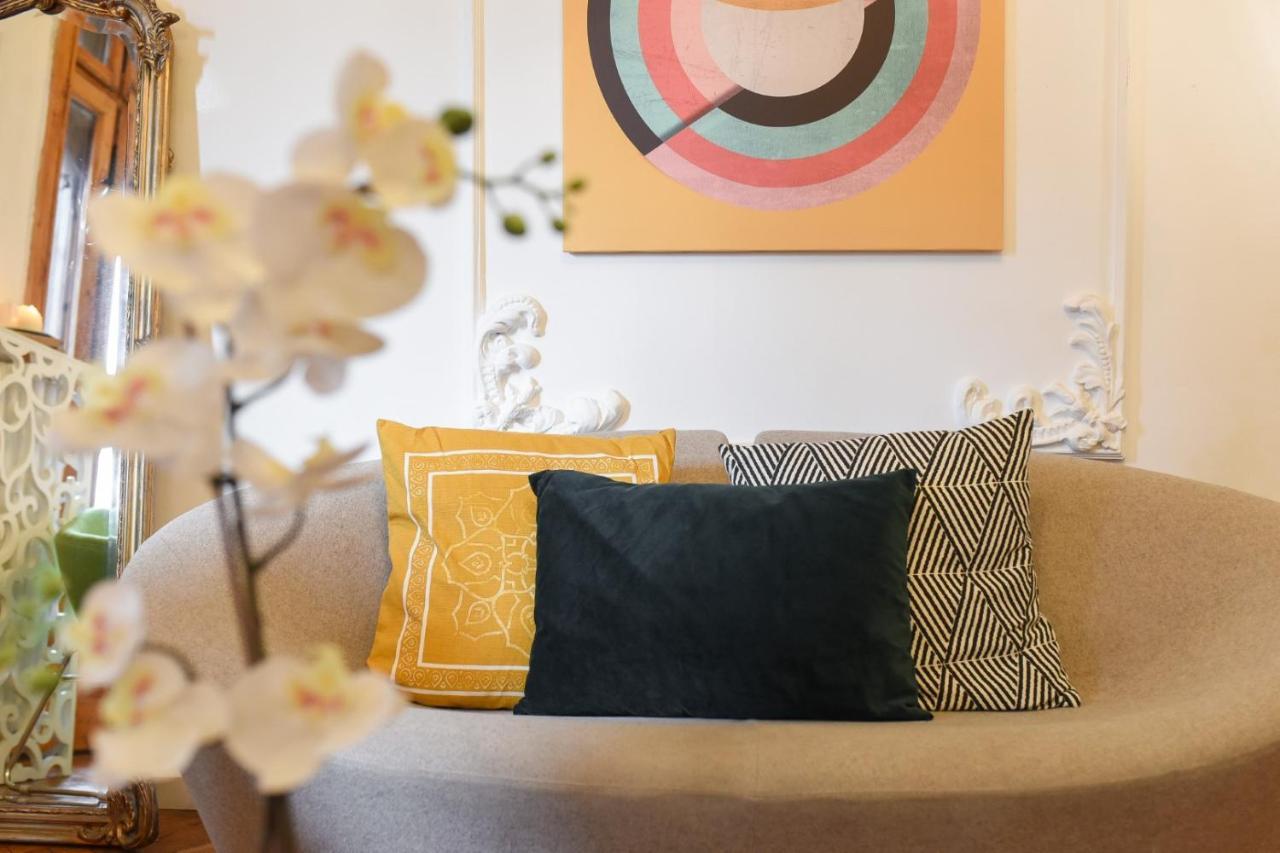 Vintage Elegance, Modern Comfort: 1Br Apartment Overlooking Calea Victoriei 부쿠레슈티 외부 사진