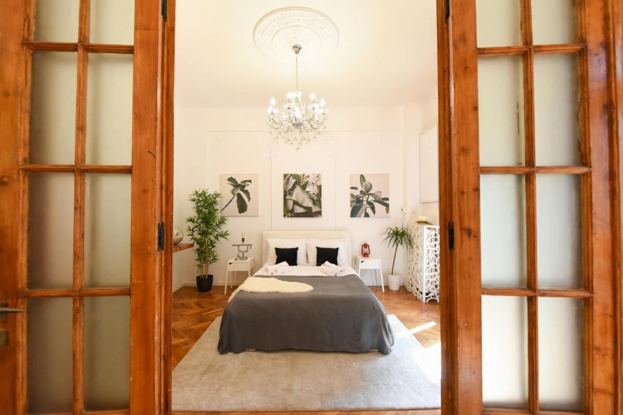 Vintage Elegance, Modern Comfort: 1Br Apartment Overlooking Calea Victoriei 부쿠레슈티 외부 사진