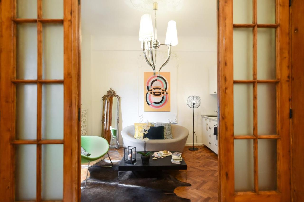 Vintage Elegance, Modern Comfort: 1Br Apartment Overlooking Calea Victoriei 부쿠레슈티 외부 사진