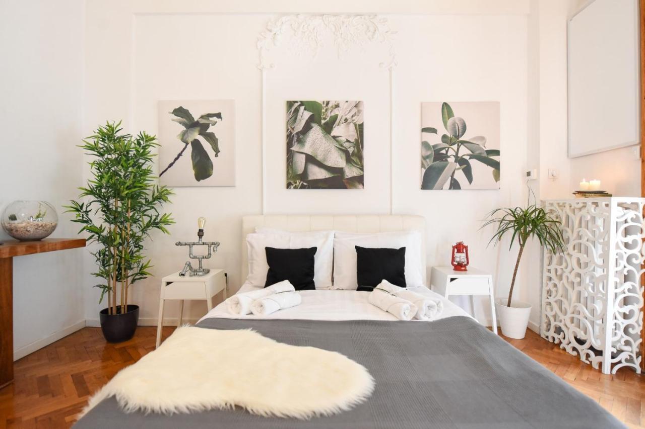 Vintage Elegance, Modern Comfort: 1Br Apartment Overlooking Calea Victoriei 부쿠레슈티 외부 사진